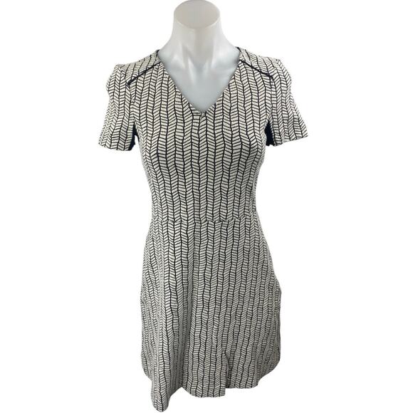 Zara Women's White Black Short Sleeve Abstract A Line Mini Skater Dress Size XS - Picture 2 of 4